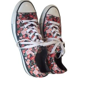 Converse Floral Canvas Sneakers Perfext Condition Size 7.0 Womens